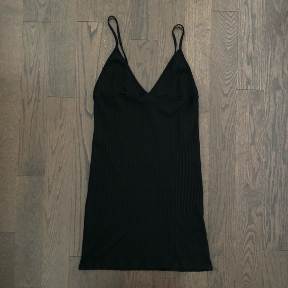 Editorial Olivaceous Black Ribbed V-Neck Dress - Picture 4 of 5